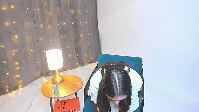 YvonneRobes online show from December 2025 11:50:01 AM