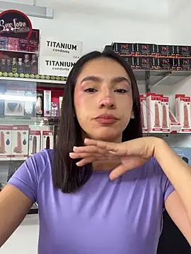 lunaluxury22 online show from March 2026 01:29:02 PM