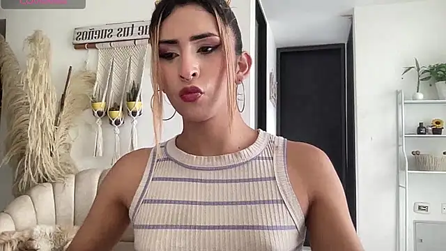 Snapshot of isa_fox_23 chatting on May 2026 01:28:02 PM isa fox 23 online show from May 2026 01:28:02 PM