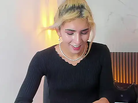Snapshot of isa_fox_23 chatting on July 2026 01:10:02 PM isa fox 23 online show from July 2026 01:10:02 PM
