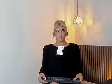 Snapshot of isa_fox_23 chatting on July 2026 05:56:01 PM isa fox 23 online show from July 2026 05:56:01 PM