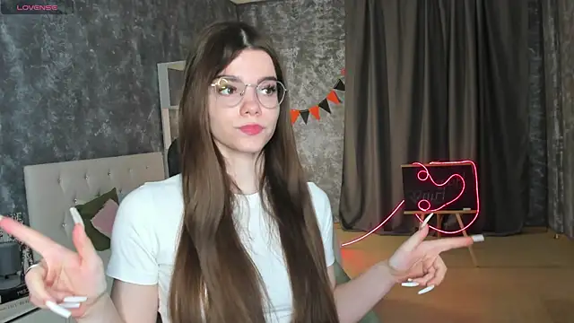 miss  evelyne online show from December 2025 01:32:02 AM