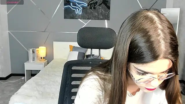 miss  evelyne online show from January 2026 08:08:01 AM