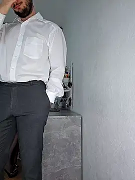 Lovebackground online show from January 2025 11:27:02 AM