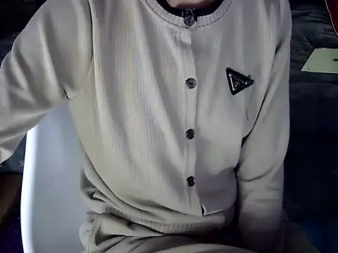 Chichi 86 online show from February 2026 04:33:01 PM