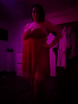 Snapshot of leyaDeea chatting on December 2025 10:04:01 PM leyaDeea online show from December 2025 10:04:01 PM