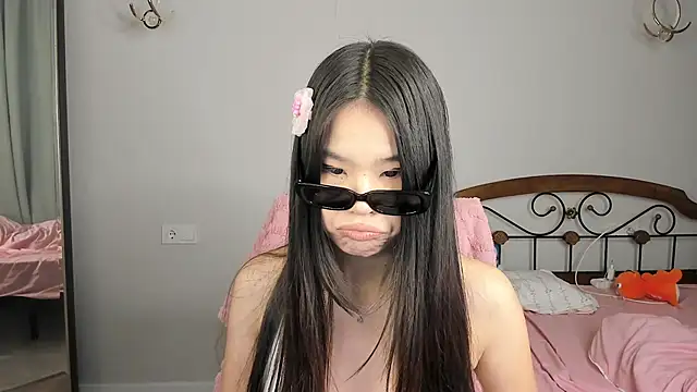 Snapshot of amiya_cute chatting on February 2026 03:31:01 PM amiya cute online show from February 2026 03:31:01 PM