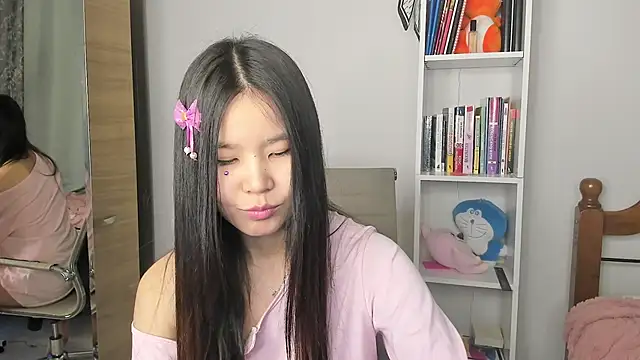 Snapshot of amiya_cute chatting on February 2026 03:02:01 PM amiya cute online show from February 2026 03:02:01 PM