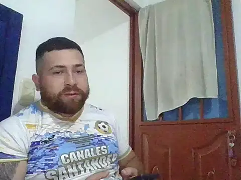 Snapshot of hammerwhite01 chatting on January 2026 01:02:02 PM hammerwhite01 online show from January 2026 01:02:02 PM