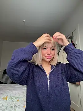 SilkyMira online show from January 2026 01:02:02 PM