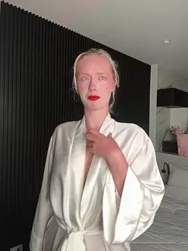 SunnyShiney online show from February 2026 01:41:02 PM