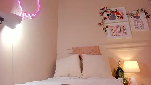  emily  st online show from December 2025 02:23:02 PM