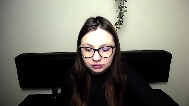 LiliaErmi online show from April 2026 06:33:01 AM