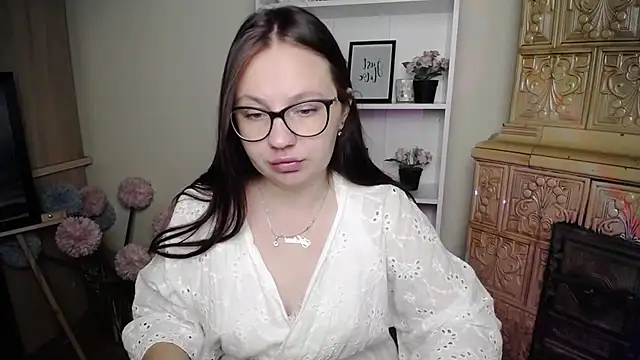LiliaErmi online show from August 2026 06:15:02 AM