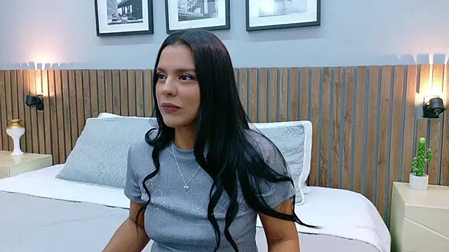 Mia Bellefort online show from February 2026 08:47:01 PM