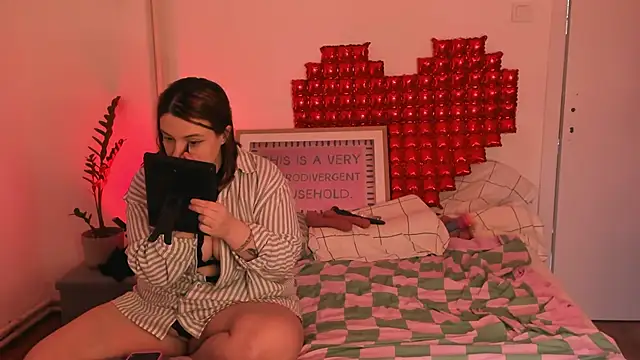 Amber-Tender online show from April 2026 10:38:01 AM