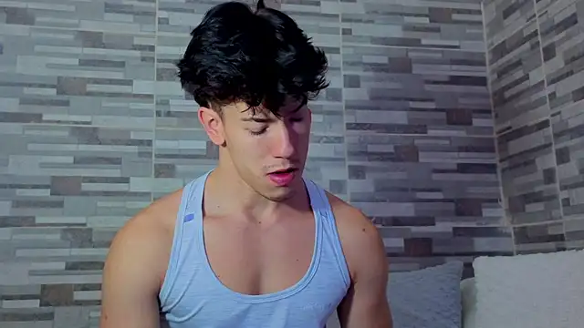 maxxcooper1 online show from March 2026 09:29:01 PM