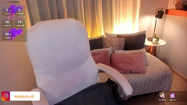 Missslynnn online show from March 2026 06:18:01 AM