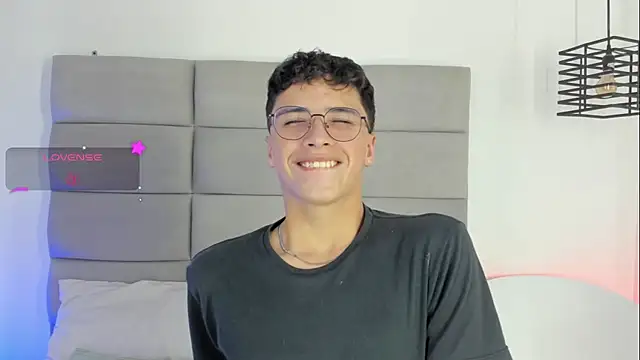 JoshClaarktt online show from April 2026 04:10:02 AM