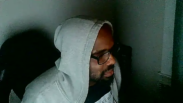 MrUnintentional online show from December 2025 03:13:01 AM