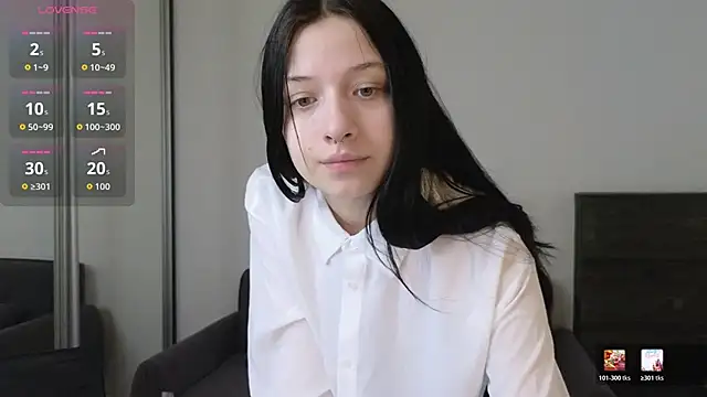 Snapshot of AlicePowells chatting on April 2026 11:09:01 AM AlicePowells online show from April 2026 11:09:01 AM