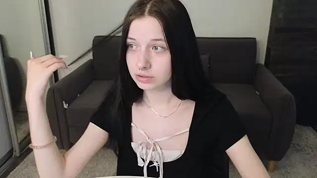 Snapshot of AlicePowells chatting on May 2026 11:07:01 AM AlicePowells online show from May 2026 11:07:01 AM