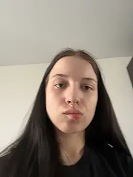 Snapshot of AlicePowells chatting on May 2026 11:07:01 AM AlicePowells online show from May 2026 11:07:01 AM