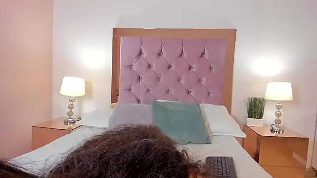 zenda bianchi online show from January 2026 07:04:01 PM