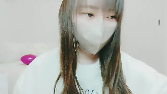 yuyuchan   online show from December 2025 10:44:02 AM