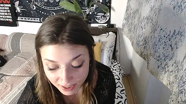 AlienforTwenty online show from March 2026 03:45:01 PM