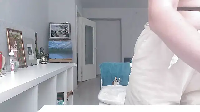 Snapshot of Alice_newhome chatting on June 2026 08:01:02 AM Alice newhome online show from June 2026 08:01:02 AM