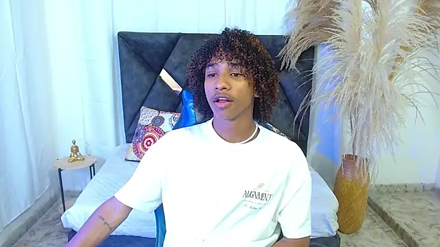 angelll18  online show from February 2026 08:35:01 PM