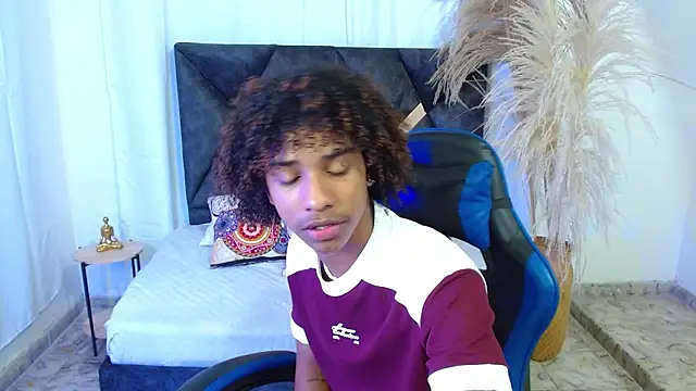 angelll18  online show from February 2026 08:49:02 PM