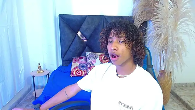 angelll18  online show from March 2026 09:10:01 PM