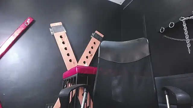 Snapshot of Alex_Flame_ chatting on December 2025 01:18:02 PM Alex Flame online show from December 2025 01:18:02 PM