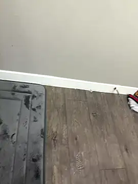 MrRedOne online show from December 2025 05:46:01 AM