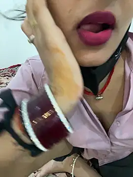 Snapshot of Pooja_Love143 chatting on May 2026 05:30:01 PM Pooja Love143 online show from May 2026 05:30:01 PM