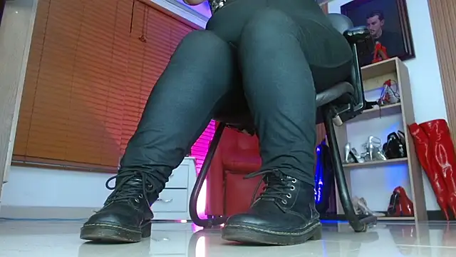 paola xm online show from March 2026 10:29:02 AM