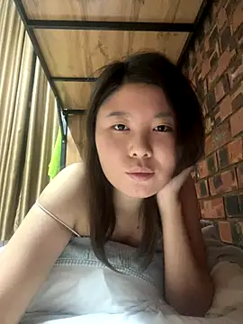 Sarah2127 online show from December 2025 11:00:01 PM