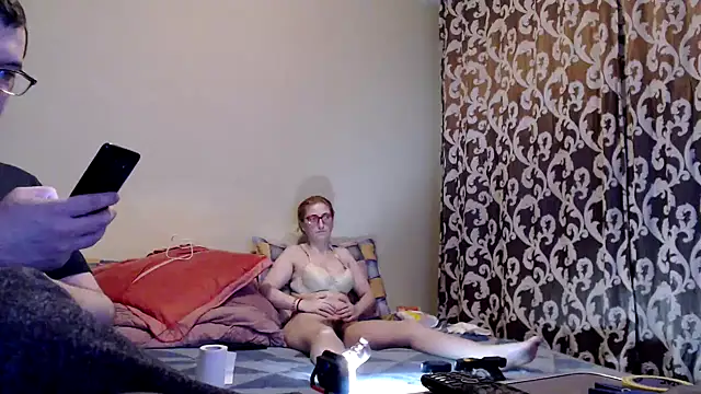 yunis32 online show from February 2025 07:23:01 PM