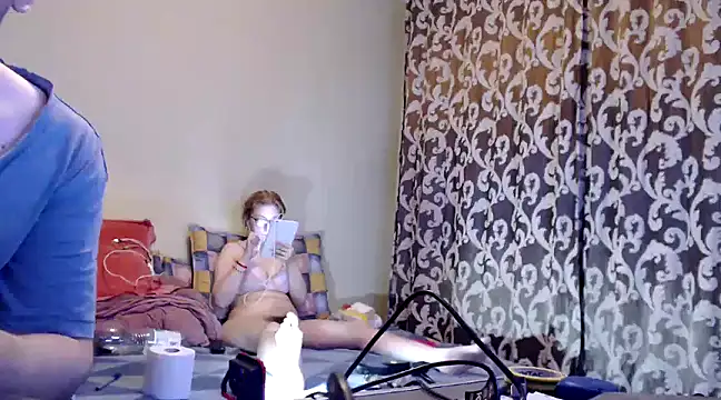 yunis32 online show from February 2025 08:54:02 PM