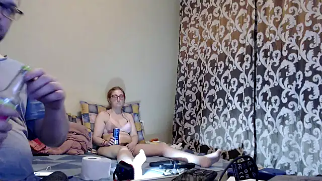 yunis32 online show from February 2025 07:25:01 PM