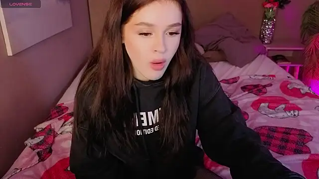 Snapshot of Holly__Bush chatting on February 2026 10:37:02 AM Holly Bush online show from February 2026 10:37:02 AM