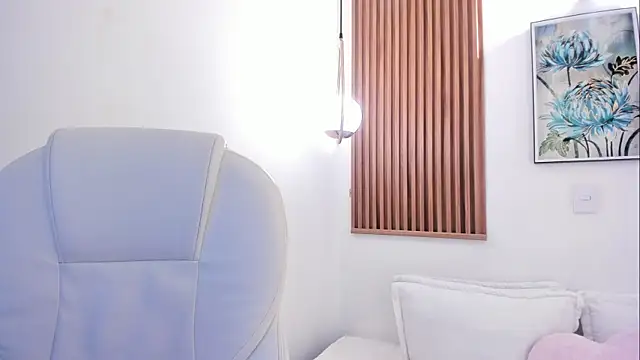 lia quinn online show from December 2025 04:10:02 AM