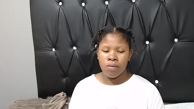 TemptingCloeXx online show from April 2026 08:45:02 PM