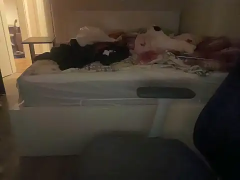 CologneAura online show from April 2026 11:27:01 PM