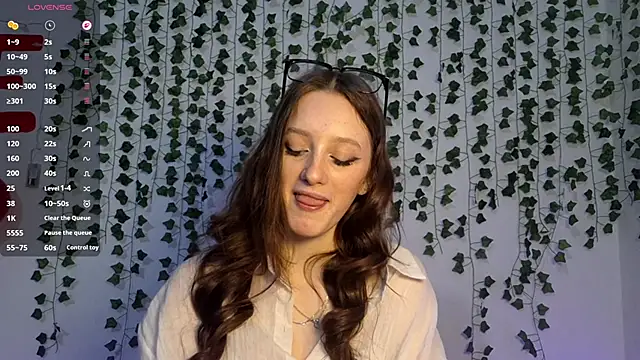 Snapshot of LisaBoddy chatting on February 2026 12:14:02 PM LisaBoddy online show from February 2026 12:14:02 PM