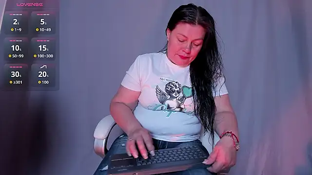 Samanrtha17 online show from January 2026 06:35:02 PM