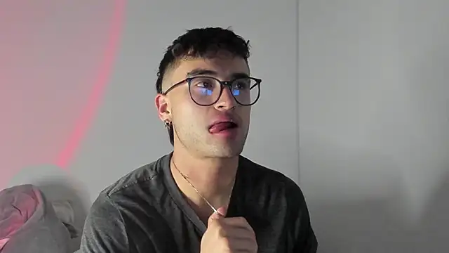 charlie dicker online show from February 2026 01:00:02 AM