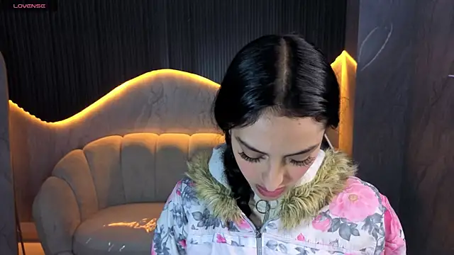 Tifany Tx online show from April 2026 07:43:01 PM